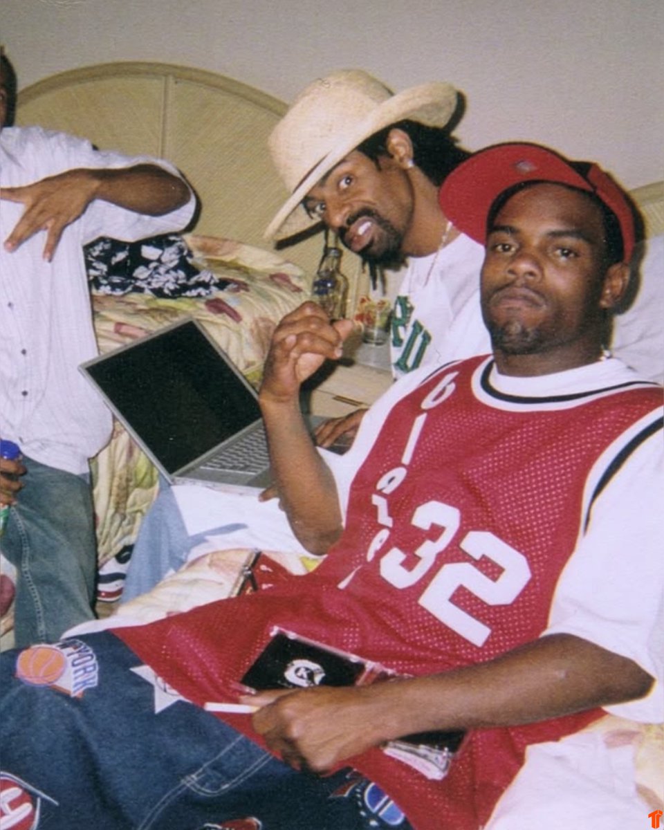 TheThizzler's tweet photo. Happy Birthday to Oakland legend Keak Da Sneak 🥳🎂 What's your favorite slap from #KeakDaSneak ⁉️ https://t.co/VUE2dn3Eek