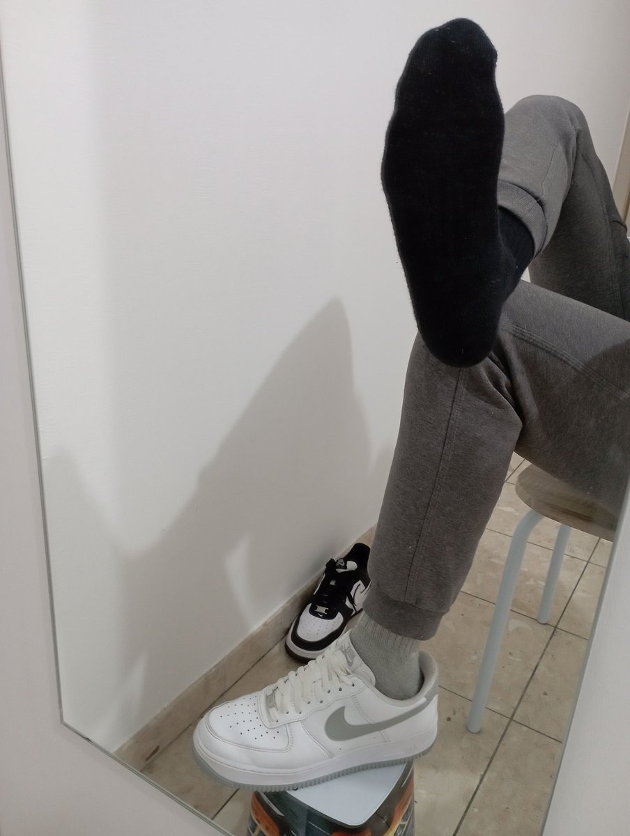 Thomas_feet38 tweet picture