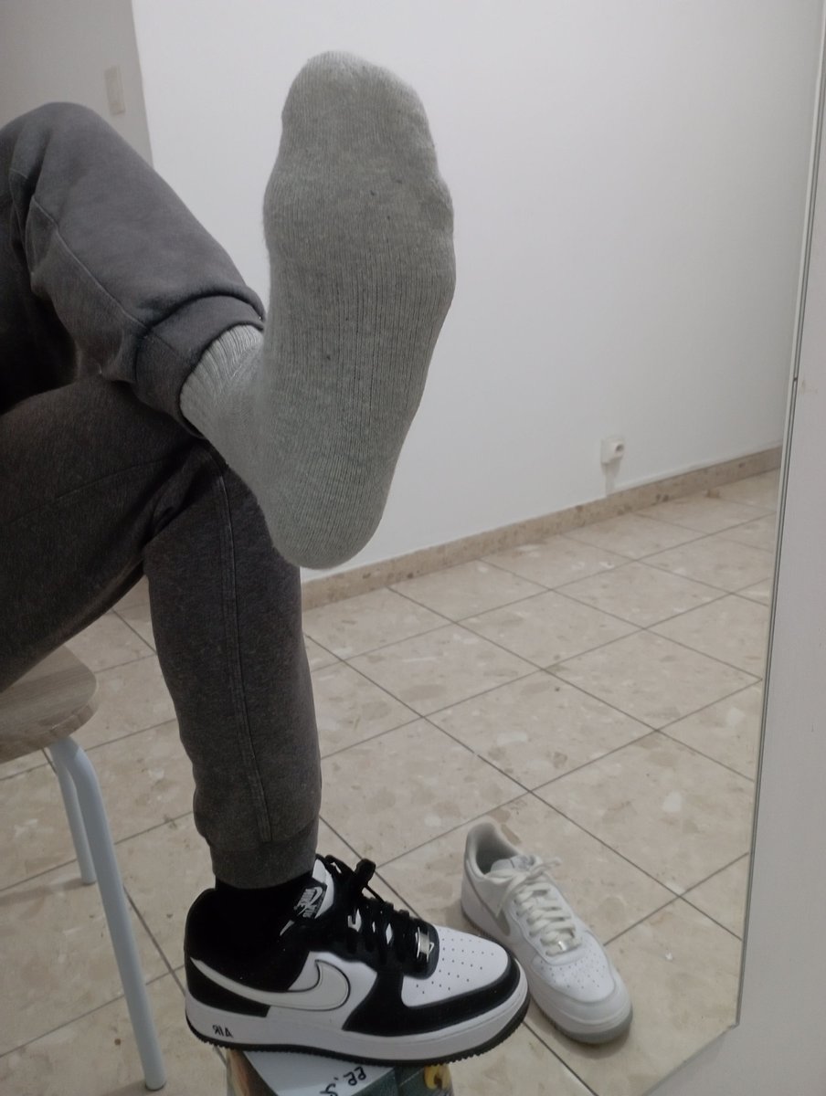 Thomas_feet38 tweet picture