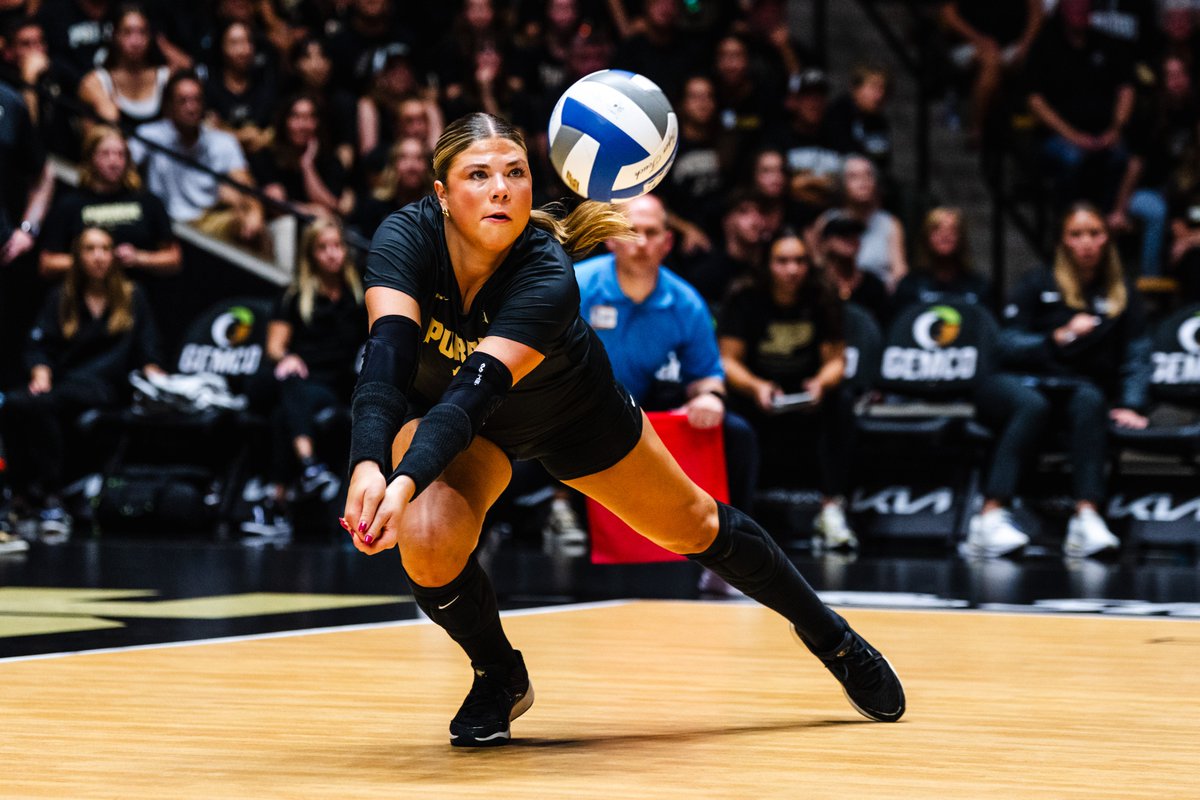 PurdueVB's tweet photo. Elite freshmen defensive specialist combo. ⏬

MaryKate Scheumann: 138 digs, 13 aces
Elle Schara: 109 digs, team-leading 16 aces https://t.co/OCLY3JVaYB