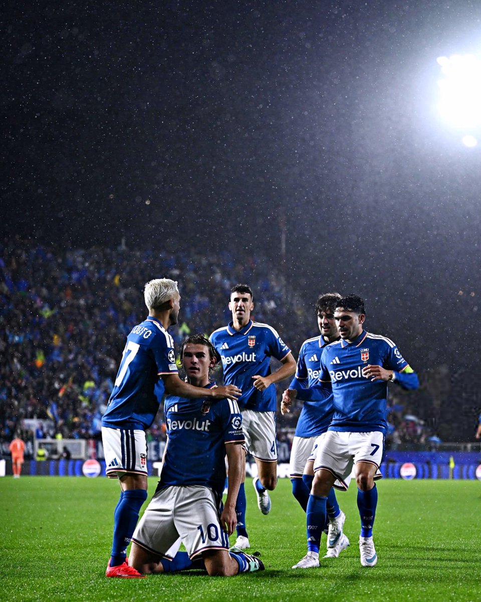 B24PT's tweet photo. Como derrotou o Man United por 4-1 no maior jogo da sua história até agora com dois golos e uma assistência de Nico Paz! 💫 https://t.co/fzDwClKpp1