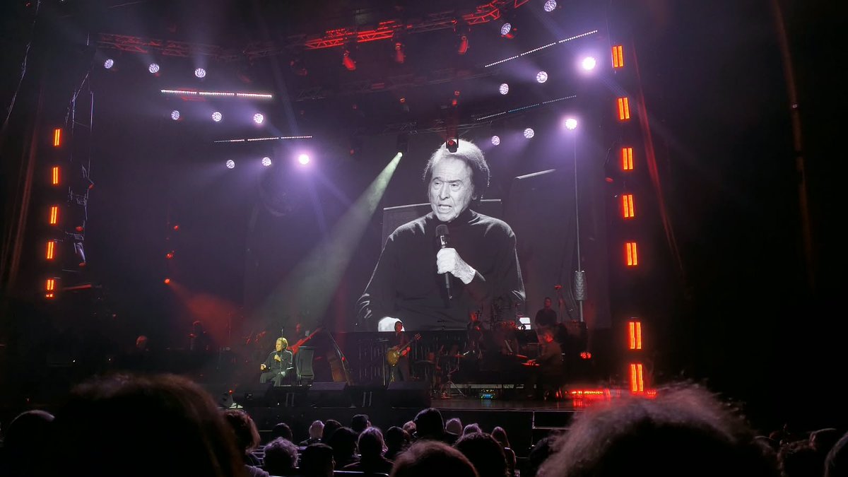 raphma's tweet photo. @fenix_latam @RAPHAELartista Gracias querido @RAPHAELartista , feliz de volverte a ver, seguís siendo aquél maravilloso Artista y siempre, con un espectacular VOZ!!! Te adoro ❤❤👏🙌🇦🇷 https://t.co/Gs6x0Tr0t2