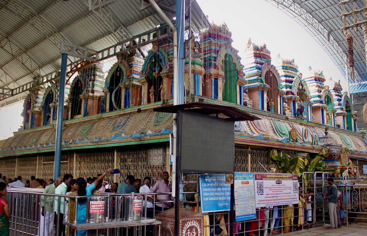 sameermathad's tweet photo. Had darshan at Srimath Kadiri Lakshmi Narasimha Swami Vari Temple on Dussehra!

Built in 1352 under Harihara I, it is one of the earliest dated Vijayanagara temples in Andhra Pradesh. 

The town is said to take its name from the khadira tree under which the deity was found. Inside, Narasimha swami is shown with eight arms, tearing open Hiranyakashipu, with Prahlada standing beside him. 

🙏🏼