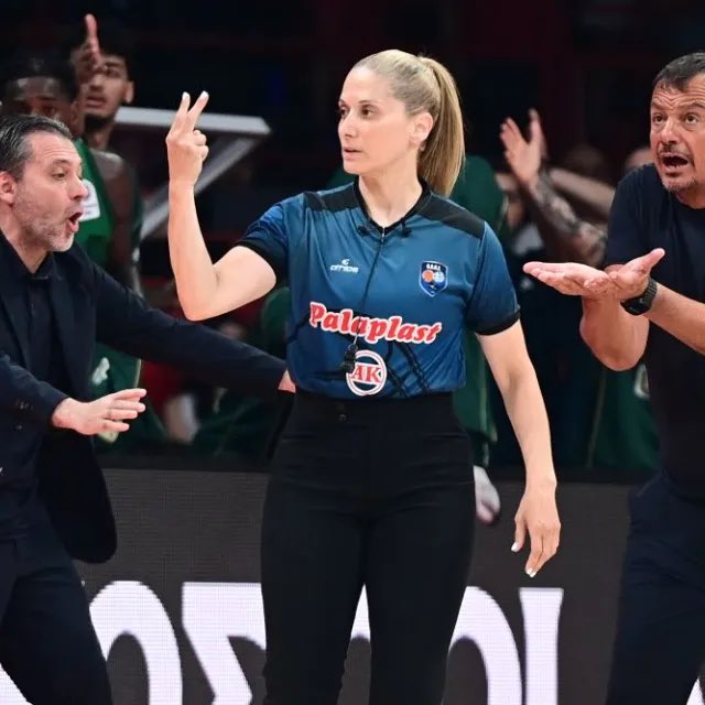 Jack14081982's tweet photo. #paobc 
Τον τραμπούκισαν, τον χλεύασαν, τον έβρισαν, τον λοιδόρησαν, τον εξευτέλισαν, τον αδίκησαν και δεν τον υπερασπίστηκε κανείς, αντιθέτως του χρέωσαν τα πάντα ακόμα και αυτοί που ευεργέτησε. 

Οφείλουμε ένα μεγάλο συγνώμη και ένα μεγάλο ευχαριστώ σε Αταμάν και παίκτες που πέρασαν αυτή την παρωδία και κατάφεραν να διατηρήσουν την ψυχική τους υγεία. 

Οι υπεύθυνοι πρέπει να αντιμετωπίσουν αυτό που τους αξίζει.