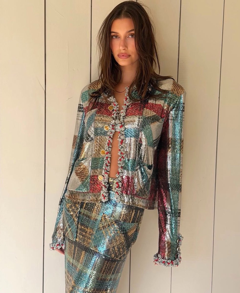 saintdemie's tweet photo. hailey in chanel fw26 ⋆⭒˚. https://t.co/y3NPS9bSyX