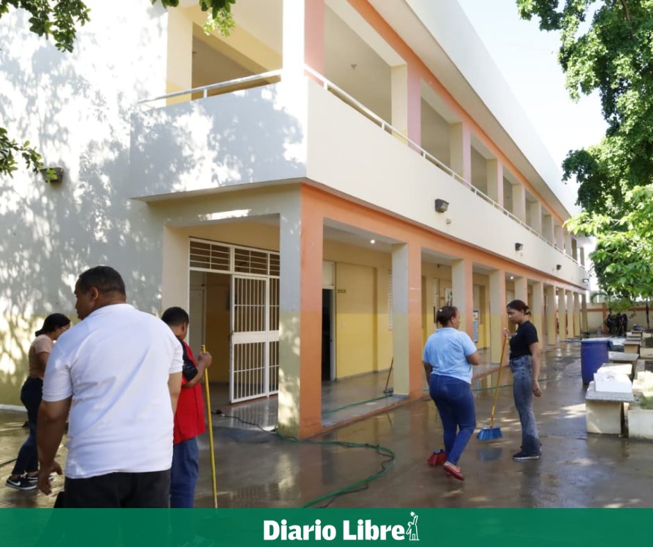 DiarioLibre's tweet photo. 📚 |#EducaciónDL| Inundaciones obligan a suspender docencia en varios centros educativos de Santiago

https://t.co/aSfwWuXxRY

#DiarioLibre #Inundaciones #Docencia #CentrosEducativos #Santiago https://t.co/S90Vou01EF