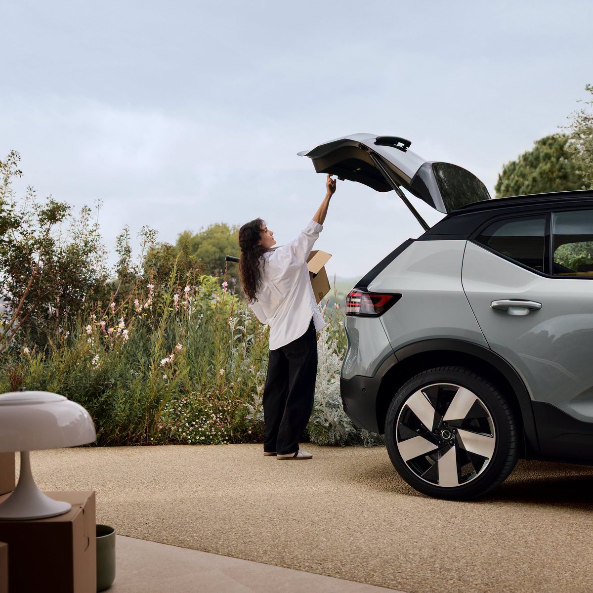 FieldsAuto's tweet photo. The new EX40 is here. Fully electric. Built for whatever life moves next.

Madison (608) 443-3600
Northfield (847) 831-2100
Waukesha (262) 970-5900

https://t.co/GLmWtlBBn7 | #FieldsAuto https://t.co/Sh1V1tNvFv