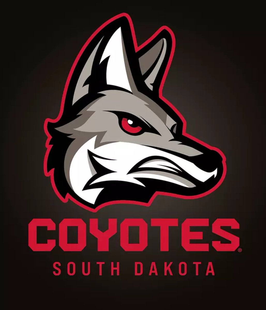 IzaacSmith17's tweet photo. I am excited for Saturdays visit to @SDCoyotesFB @thepackusd. This will be a great moment for my mom as well, a former Coyote. Thank you @KyleKeeton_ I look forward to being at USD.
@Coach_MThompson 
@Hunterh24 @GP_Recruiting 
@CoachKscooper 
@coachrileyburke 
@YAthletesF
@PrepRedzoneDAK