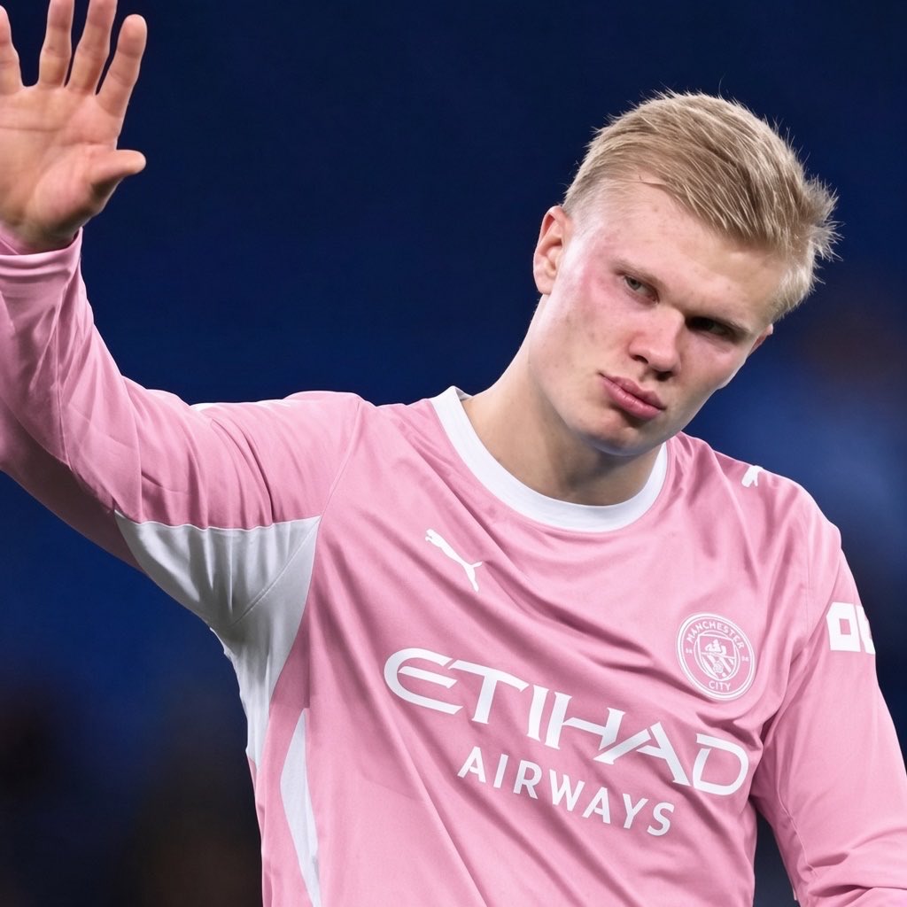 erlyinho's tweet photo. erling in soft pink kit 🎀 https://t.co/Hc13ytYocx