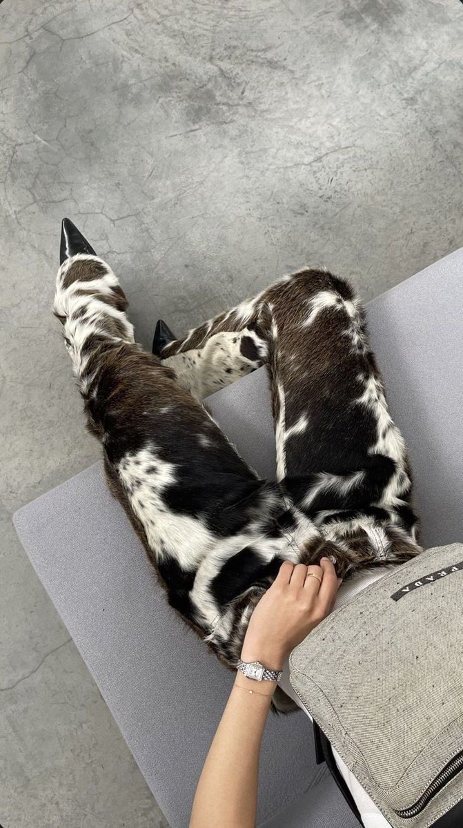 STYLECTUAL's tweet photo. Cowhide season https://t.co/16t9yI7kVU