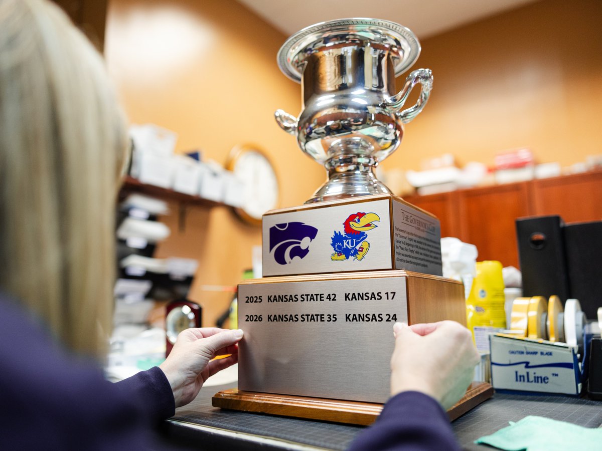 KStateFB's tweet photo. Added another one for the 𝑭𝑨𝑴𝑰𝑳𝒀 🌻 https://t.co/RwcrtiVt40