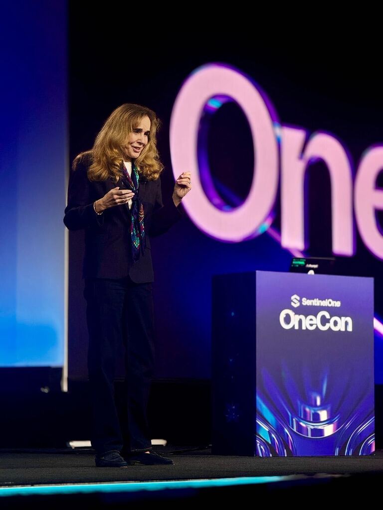 SentinelOne's tweet photo. Ana Pinczuk, SentinelOne President of Product and Technology, opens the #OneCon product keynote 👏 https://t.co/n7ynbaukQo