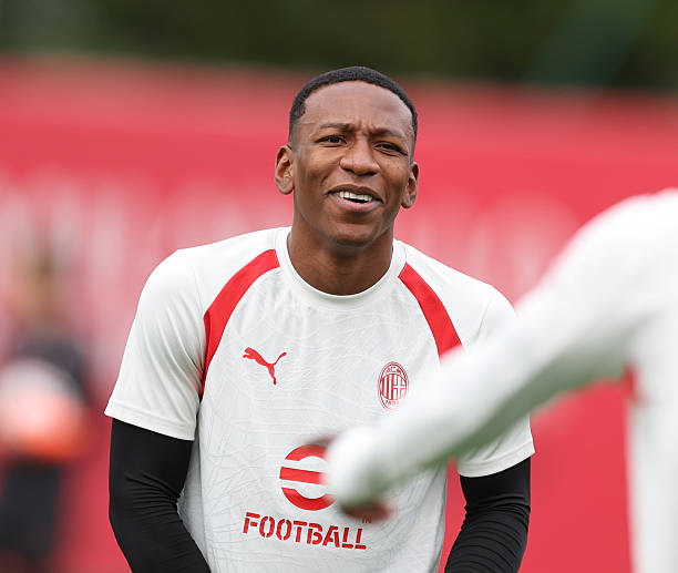 MilanPosts's tweet photo. 🗣️ Amorim in his press conference: "Bartesaghi is a runner, while Estupiñán provides more connections and balance."

"They’re alternating. One will play tomorrow and the other against Udinese. It also depends on the characteristics of our opponents." https://t.co/NiA6v6SnBI