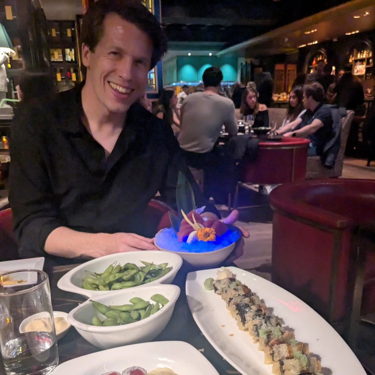 tomality's tweet photo. Halloweekend (Part 1/4) - 🍣 Surprise dinner date at Empire Lounge in Boston 🧡 https://t.co/b26hsOCy7o