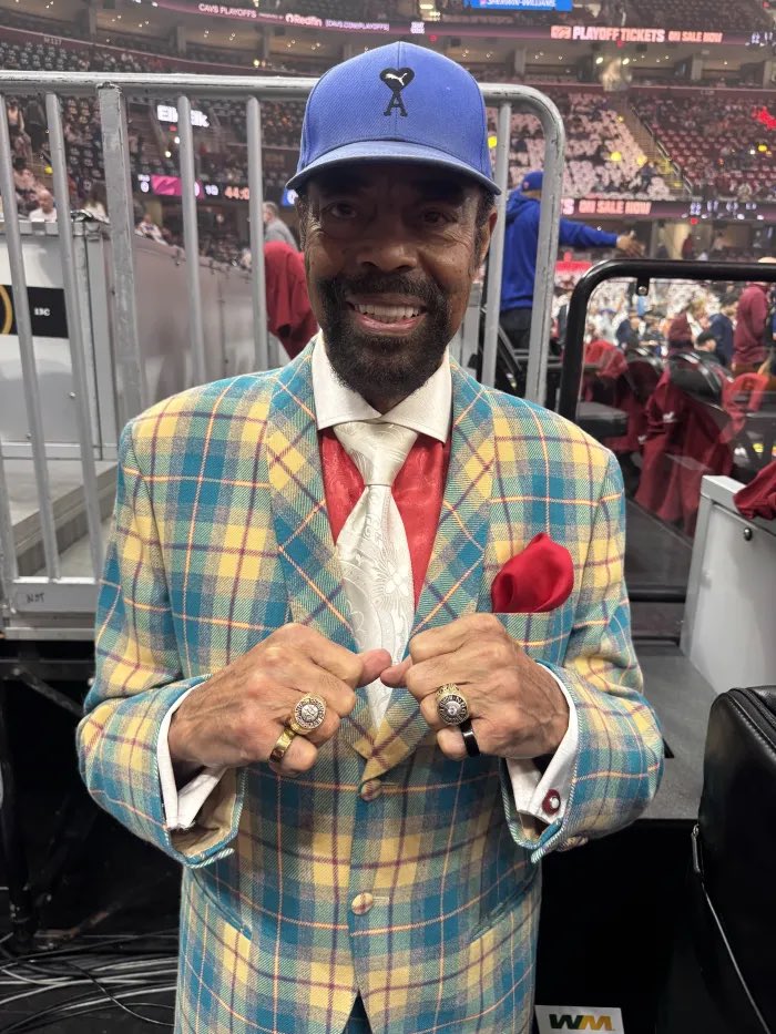 MSG_Rocking's tweet photo. The rings are just too big nowadays. You can’t actually wear them.

Meanwhile Clyde wears his two rings every day.

Don’t get me wrong, the 2026 rings are awesome.  But if I had to choose, I’d want something I can actually wear.  Something that reminds me every day for the rest of my life about what I earned.