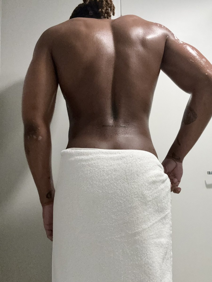 ctrltx's tweet photo. from the back 😅 https://t.co/H09l0w9SKf