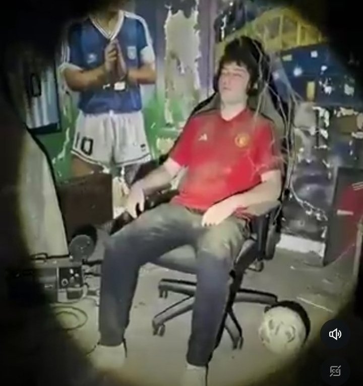 SpursBol's tweet photo. Davo esperando.

Davo esperando a que el United gane un partido. https://t.co/A37DxHk1bB