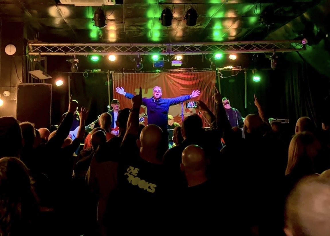 TheCrooksUK's tweet photo. LEEDS - THIS SATURDAY. 

We haven’t been to @LendingRoomLDS in a bit and we’re buzzing to be back. 

Final tickets now https://t.co/0pbga92Kxu 
Who’s coming?

@LeedsGigGuide https://t.co/TtIh0MKoJO
