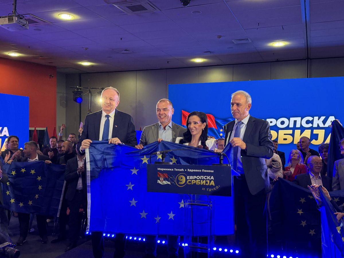 Srbija_centar's tweet photo. Evropska Srbija se zalaže da Srbija bude onakva kakva treba da bude, a ne miri se sa onim kakva jeste

Evropska Srbija. I tačka. 🇷🇸🇪🇺 https://t.co/eNfYozTQB5