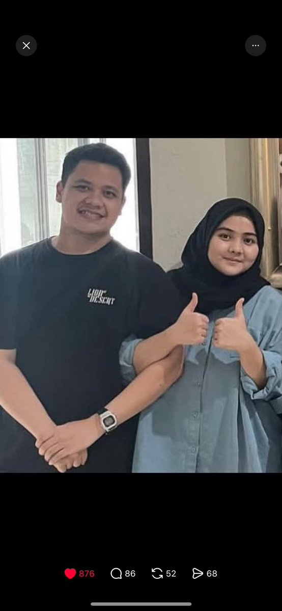 amourphelia's tweet photo. Oh jadi ini orang yang di lift itu, ternyata orang Indonesia yang lagi liburan ke Malaysia.

Mukanya keliatan kalem ya tapi aslinya dzolim banget yaallah. Mana kata orang yang kenal sama dia, gak pernah senyum, cemberut aja kerjaannya. Terus kalau lagi main tennis gabisa ambil bola disindir sama dia.

Emang bener bener mental pembully dah🫵🫵