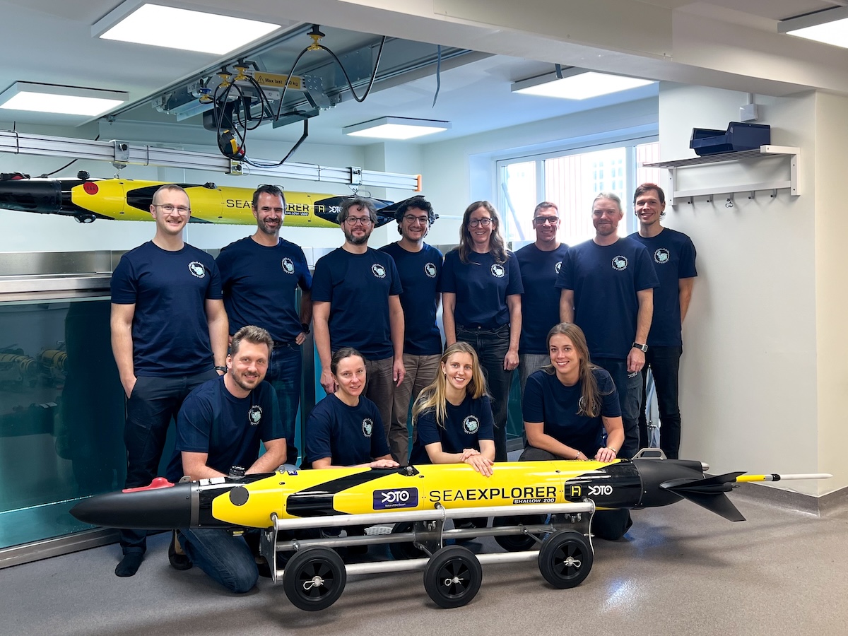 UnmannedSystem's tweet photo. Engineered for coastal environments, ALSEAMAR's new shallow water glider platform extends autonomous mission endurance and enhances energy efficiency, allowing oceanographers to capture vital high resolution data across stratified seas

Read more 🔗 https://t.co/QPuXsiSNtZ https://t.co/PE1pO0RKJW