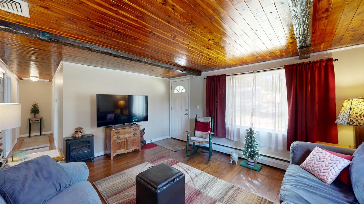 TeamDixonRE's tweet photo. 3 bed, 1 bath home in Taunton ready for you to check out!

Tom &amp; Bette Dixon #TeamDixon, #Keller Williams Realty Easton https://t.co/eq5LUlXatt
