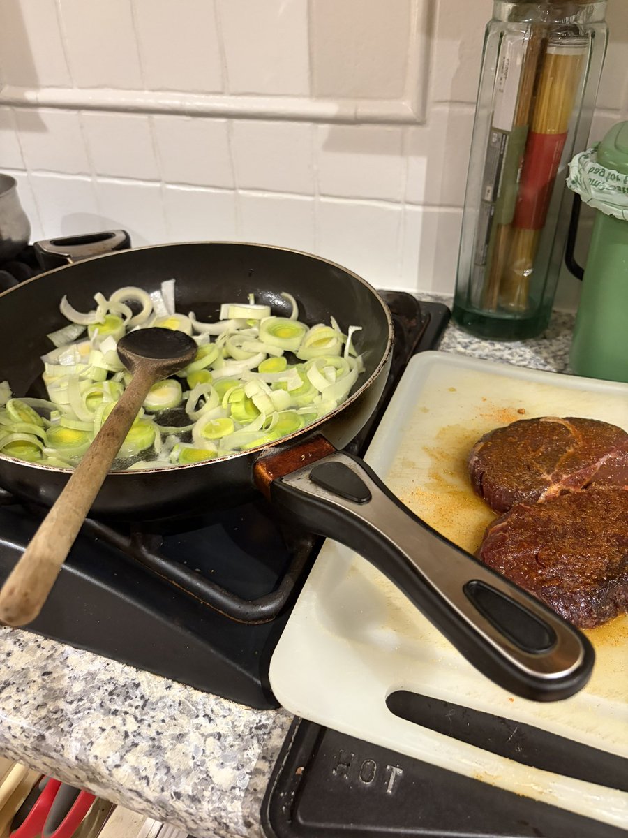 flemoil's tweet photo. Of course it isn’t spaghetti ya heathens https://t.co/nuETXsfv3T
