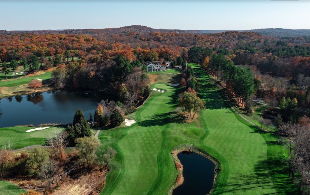 garyplayer's tweet photo. There’s is something special about Fall foliage on golf courses. The colors of GlenArbor Golf Club in New York are simply mesmerising… GP https://t.co/1PNULFwfEA