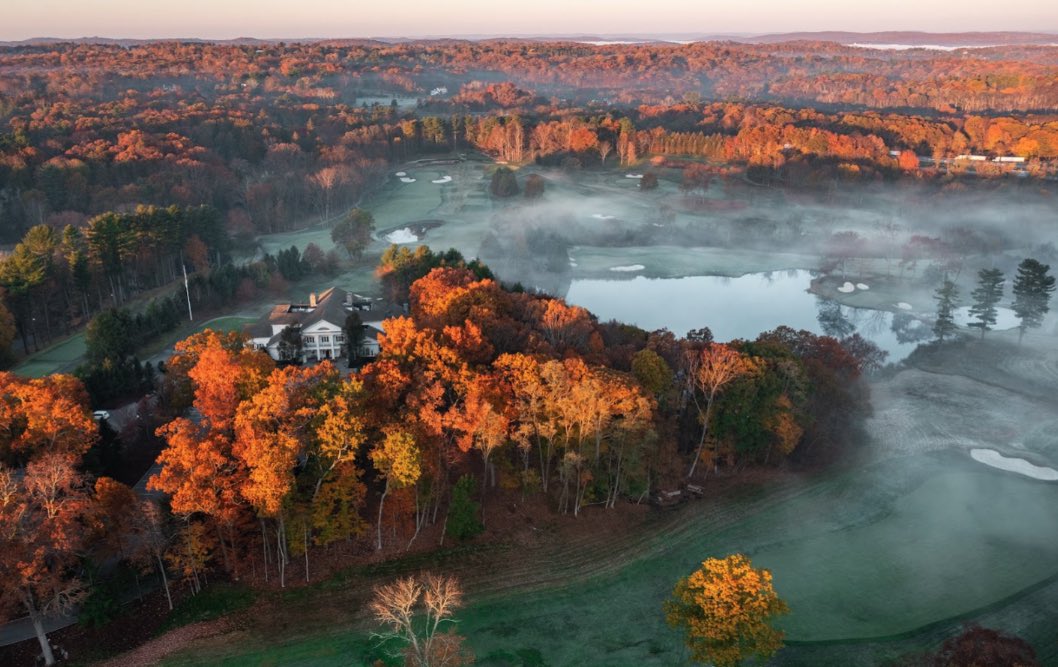 garyplayer's tweet photo. There’s is something special about Fall foliage on golf courses. The colors of GlenArbor Golf Club in New York are simply mesmerising… GP https://t.co/1PNULFwfEA