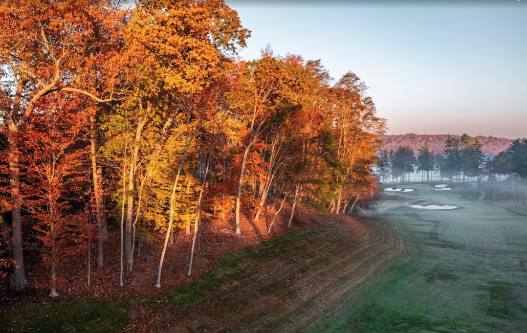 garyplayer's tweet photo. There’s is something special about Fall foliage on golf courses. The colors of GlenArbor Golf Club in New York are simply mesmerising… GP https://t.co/1PNULFwfEA