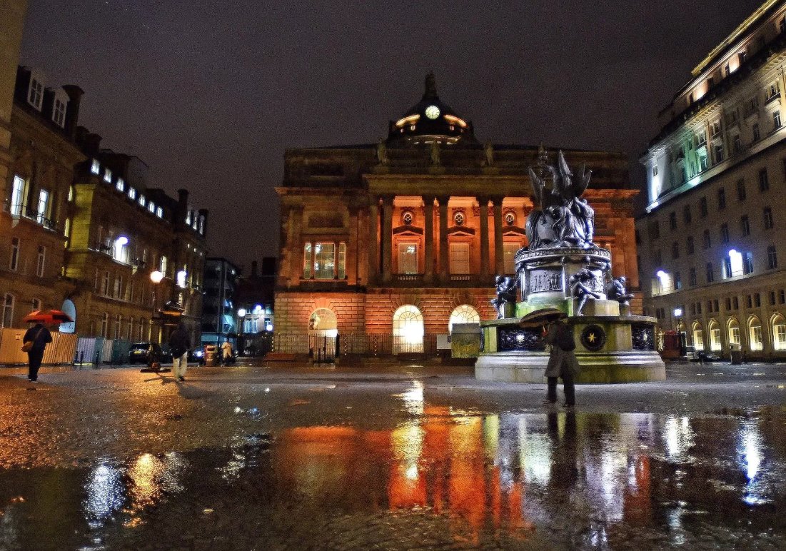 MerPolCC's tweet photo. Good evening Merseyside! Ann Marie &amp; Michaela  from team 3 with you this evening until 7am. Please message with any enquiries or non-urgent reports. Always remember to dial 999 in an emergency. Stay Safe and enjoy your evening 🙂 https://t.co/t4RIdbVKh8