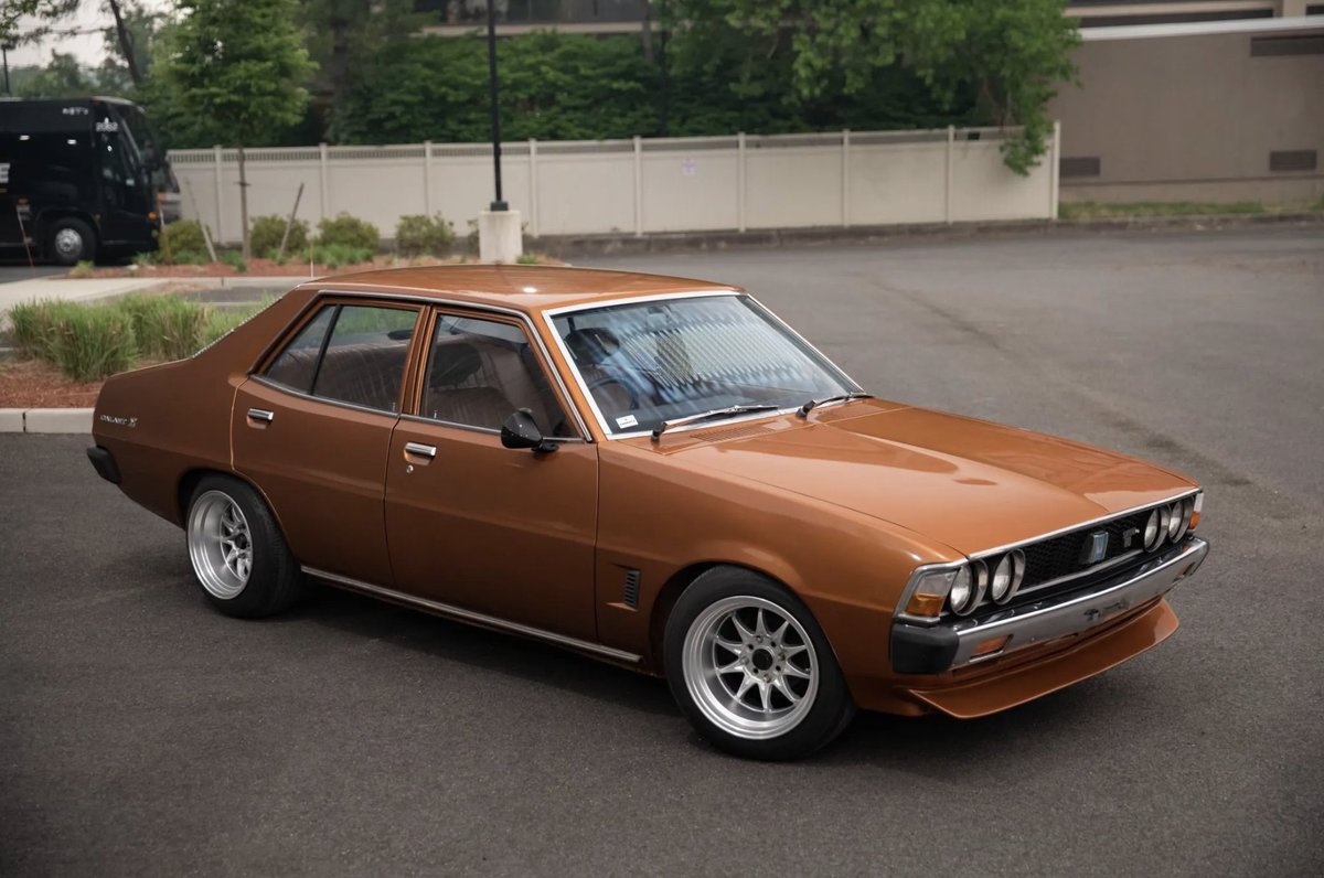 Only9built's tweet photo. BrownCarOfTheDay🇯🇵 Hai or  īe..?? https://t.co/PVeIMebNxN