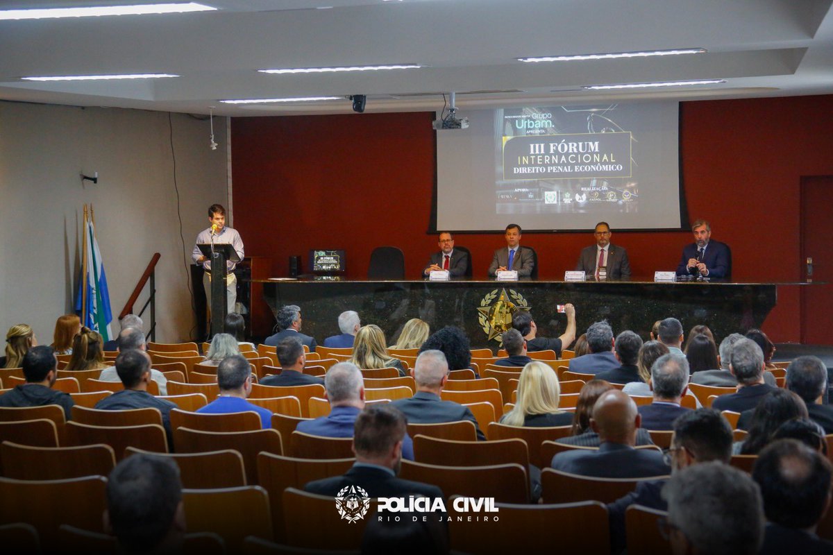 PCERJ's tweet photo. Polícia Civil realiza o 3º Fórum Internacional de Direito Penal Econômico, Compliance e Integridade na Acadepol

A iniciativa promovida em parceria com a FAEPOL e o European & ICON Institute, reúne especialistas nacionais e internacionais para debater o enfrentamento à criminalidade econômica

🔗 Leia na íntegra: https://t.co/D77n0viZtu