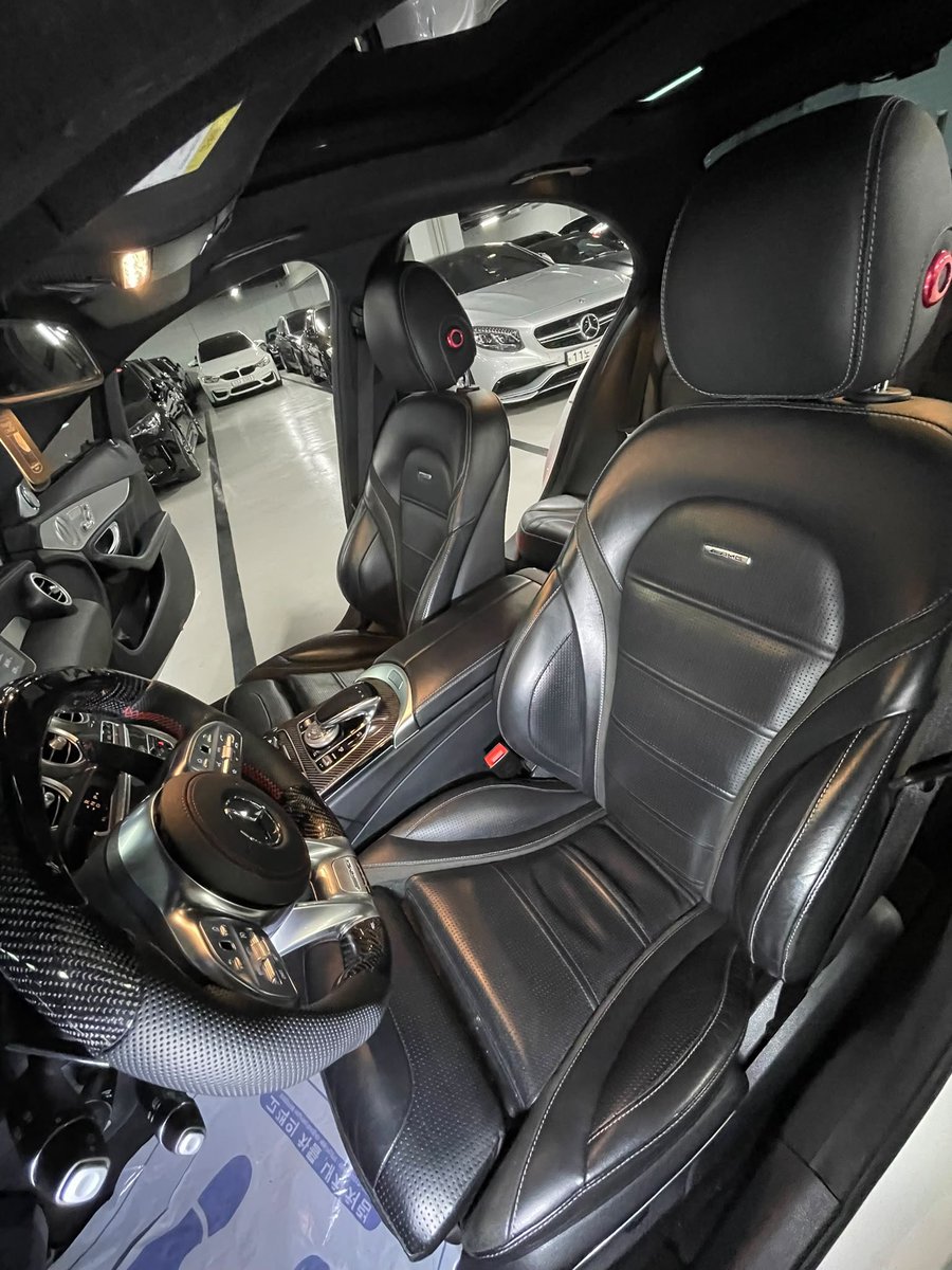 zackk_v8's tweet photo. C63 🔥

Un de mes coup de coeur, du carbone partout.. 

33.500 livré TTC 

110.000km

Plus d’infos en DM https://t.co/hdHO9KtQXS