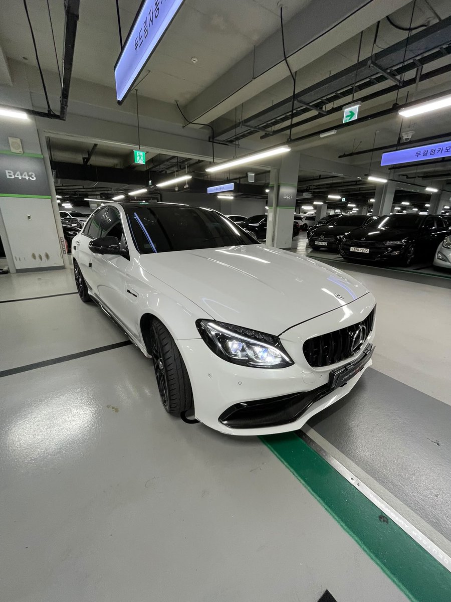 zackk_v8's tweet photo. C63 🔥

Un de mes coup de coeur, du carbone partout.. 

33.500 livré TTC 

110.000km

Plus d’infos en DM https://t.co/hdHO9KtQXS