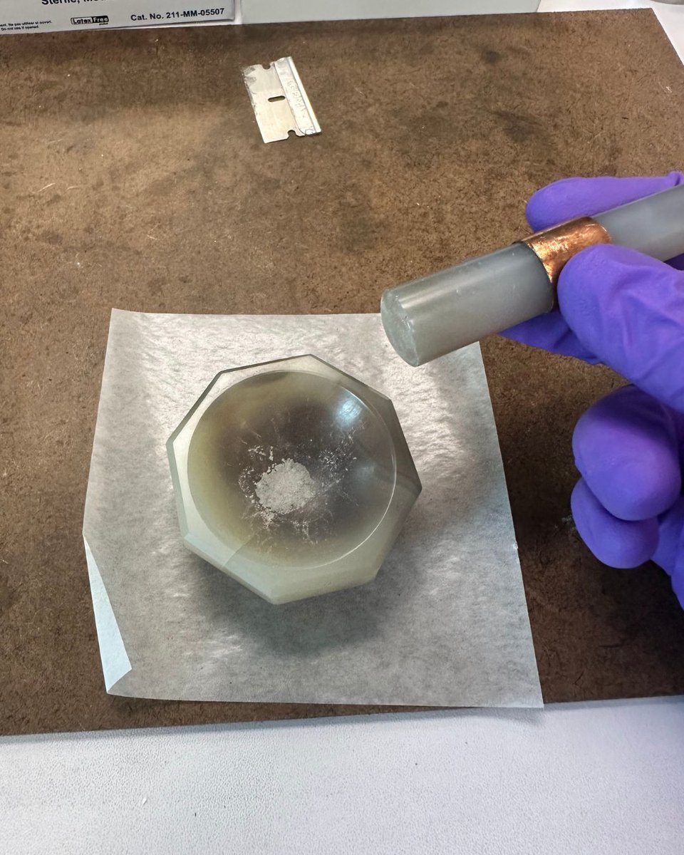 CanLightSource's tweet photo. #Germanium helps power electronics but supply is limited since it’s a by-product of zinc #mining. Using CLS, researchers studied samples from a NWT deposit to see how germanium is stored within. More: https://t.co/UfHdZGZpg0
@ubcscience @UofTArtSci @UofTEarthSci #ResearchInAction https://t.co/9XP2EFoOMK