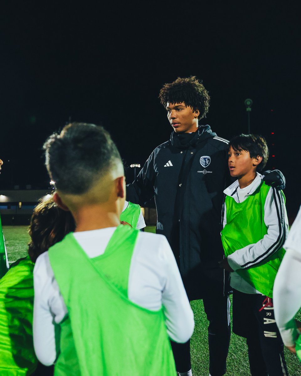 SportingKC's tweet photo. Bridging the gap between the urban core and the pro pathway. 🤝

Through the Center of Excellence, young players from across Kansas City came together at Swope to train, connect, and grow alongside one another. https://t.co/bpjzncNqMT