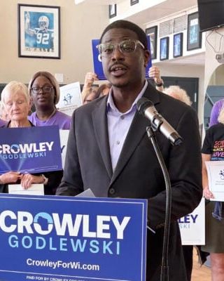 DailyReporter's tweet photo. David Crowley supports a pause on data center construction in Wisconsin pending an environmental review and calls for stronger regulations. https://t.co/aCDKWUTS5G https://t.co/pqjMwl8QFW
