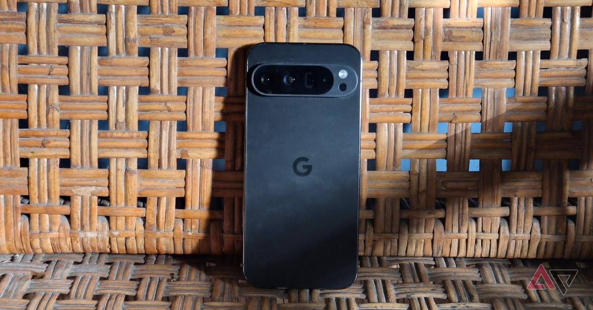 AndroidPolice's tweet photo. Pixel 9 owners get another free year of the life-saving feature, Satellite SOS
https://t.co/6SfLD5xeie https://t.co/TXOKIv5w3z
