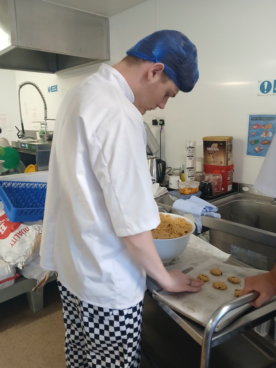 Forward2Employ's tweet photo. Jayden, our Supported Intern at RCB Healthcare Group, is building his baking skills! He recently made shortbread from scratch independently for the first time, remembering the recipe and quantities for over 200 people. Brilliant progress! Well done, Jayden! https://t.co/axsdxU7ai7