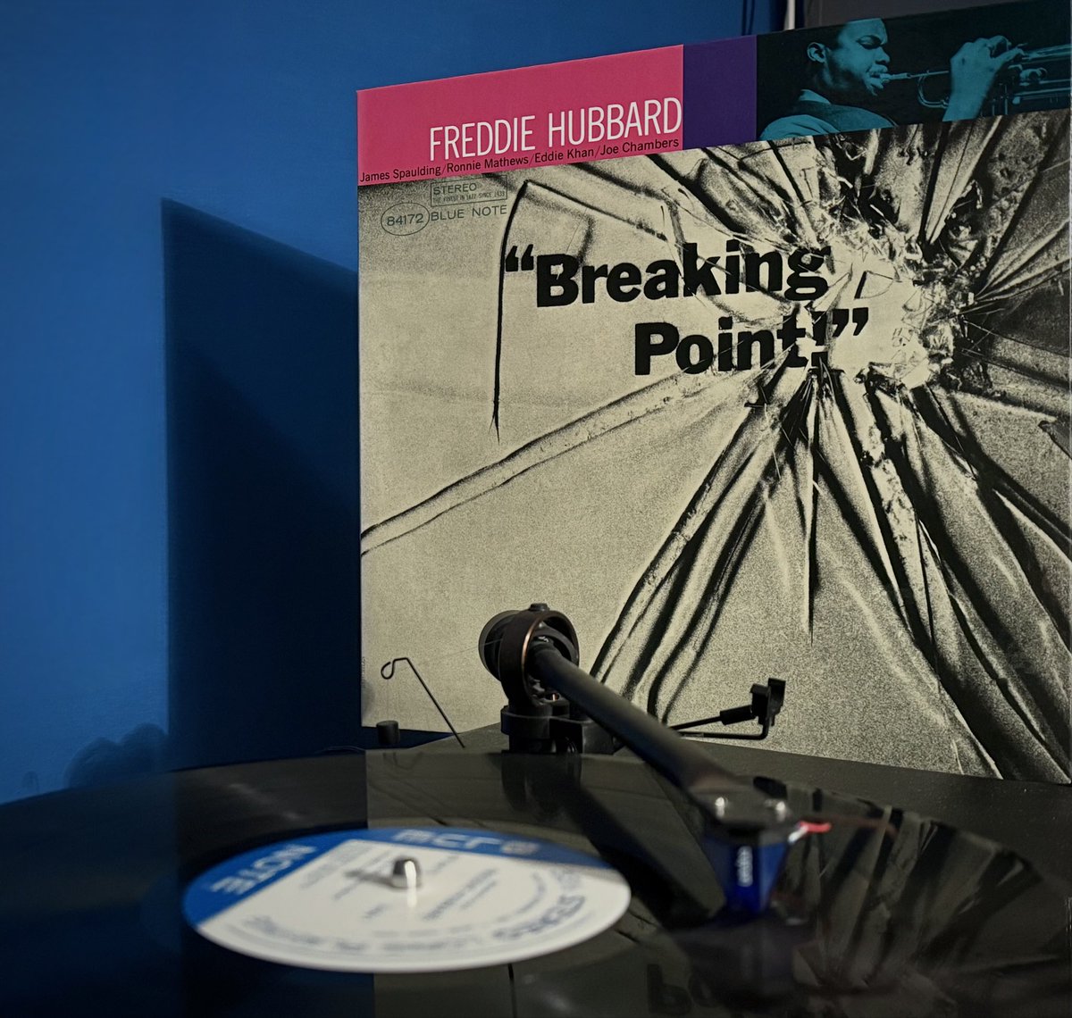 TrJiri's tweet photo. Freddie Hubbard - Breaking Point
feat. James Spaulding, Ronnie Mathews, Eddie Khan, Joe Chambers
1964 @bluenoterecords 
Now playing jazz on vinyl https://t.co/gbwAIwyIef