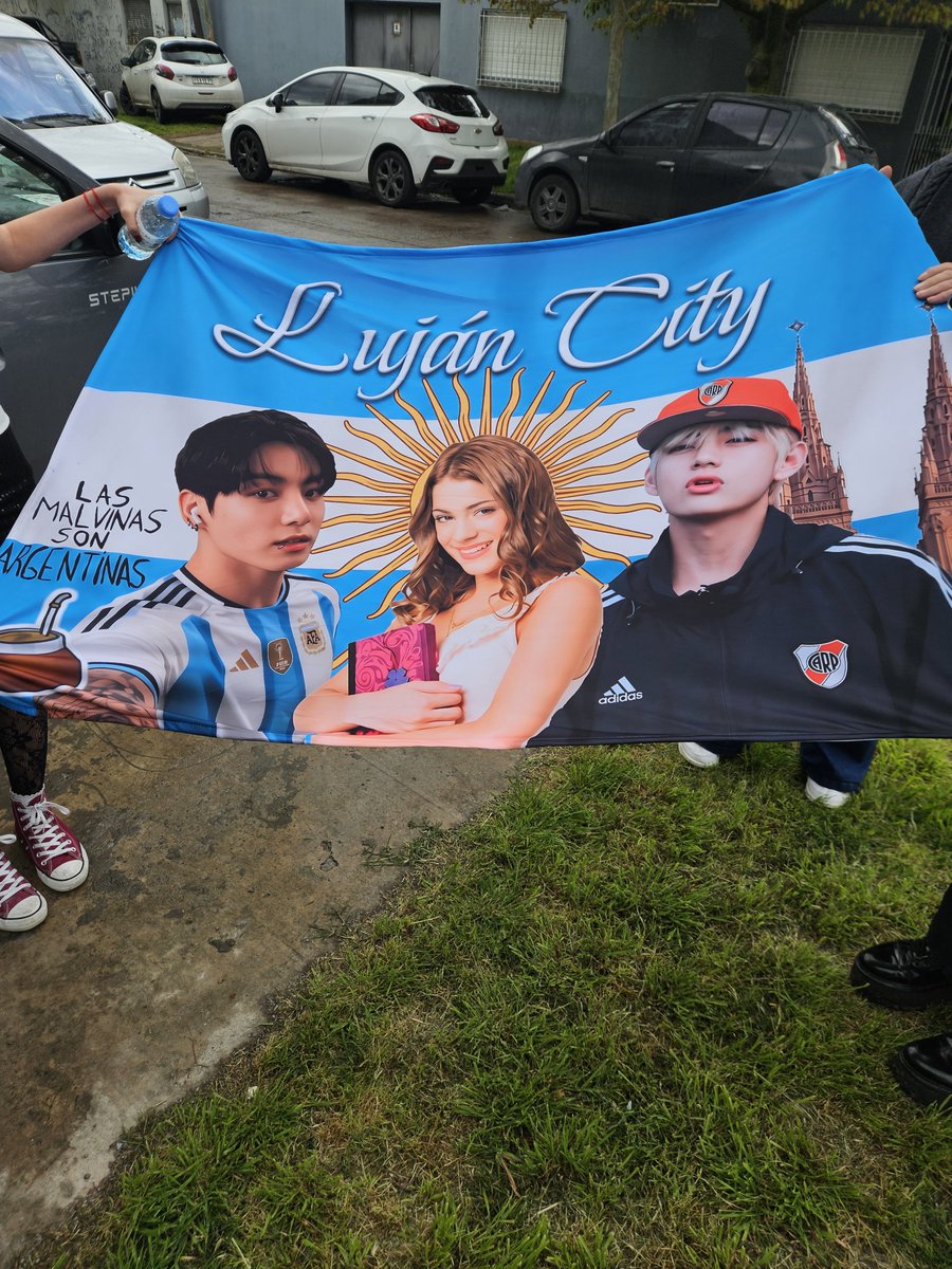 lichuu_'s tweet photo. esta genia de re mierda 🙏🏻 lujan presente loco https://t.co/FNK37xJLx3