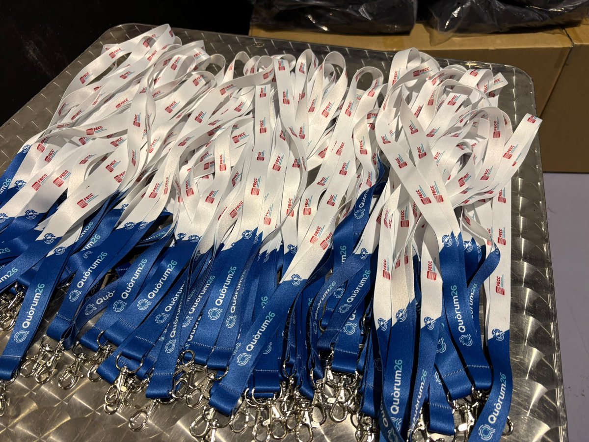 FECC_educacio's tweet photo. Preparats per rebre demà les més de 800 persones al Congrés #Quòrum26 de la @FECC_educacio i presentar els documents i projectes dels sis Grups d’Experts ✨️ https://t.co/dggX47YtI9