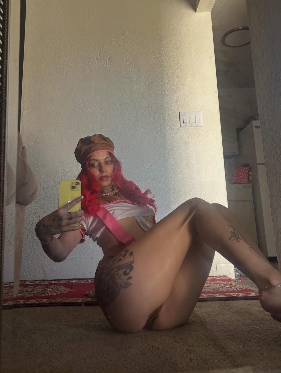 princesslaileyx's tweet photo. 🍓 shortcake but with all the cake 🎂😛

Finsub foot worship domme stripper sadistic Brooklyn ny toes cbt alt brat alt brats nyc irl buffalo tattoos kink pedicures whalesub foot fetish https://t.co/XDbDDQqXQL