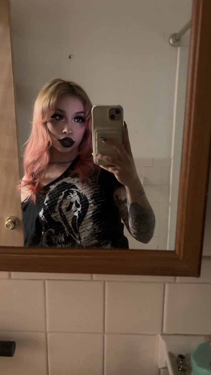 truthcoded_'s tweet photo. got my first catfish allegation let’s gooo!!!! https://t.co/JxNgB9ijKJ