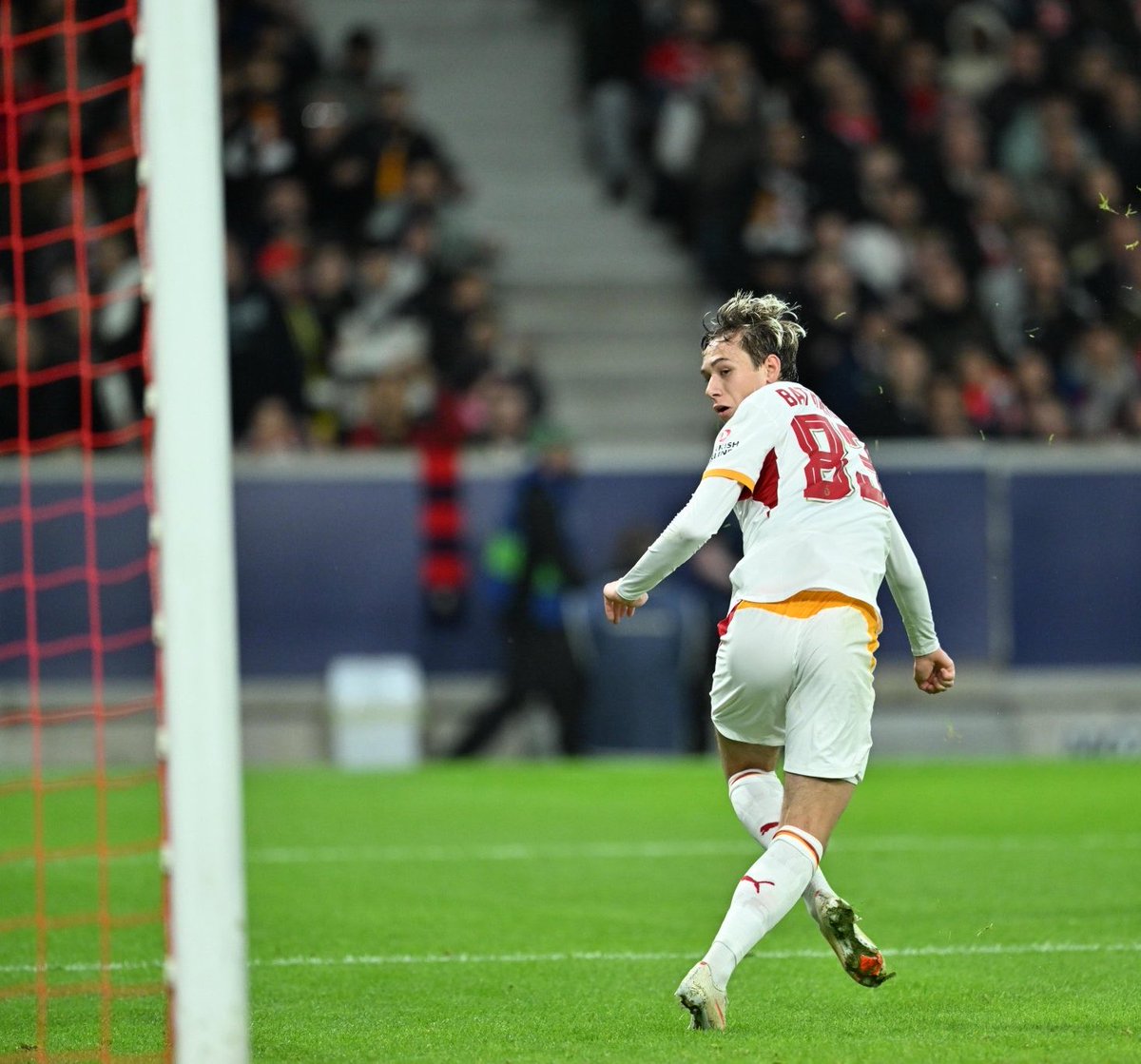 ultrAslan's tweet photo. 💥İzler kalır, izler kalırsın…

🦁ALEKSEY BATRAKOV! https://t.co/0J2Tgrl592
