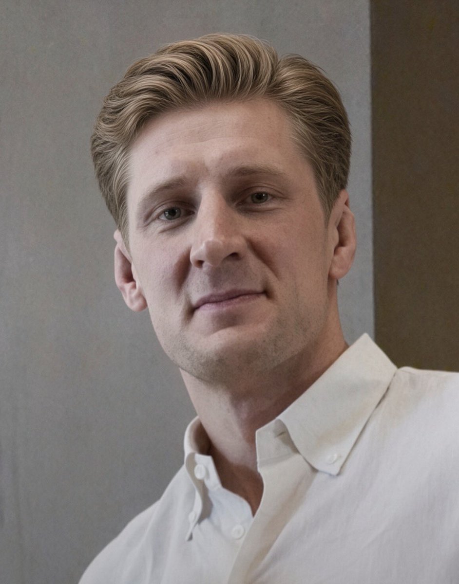MeprobamateMan's tweet photo. @ChickenKingMMA Would you say he looks old if his hair looked like this though? 🤔 https://t.co/2Vq7Ur0UVo