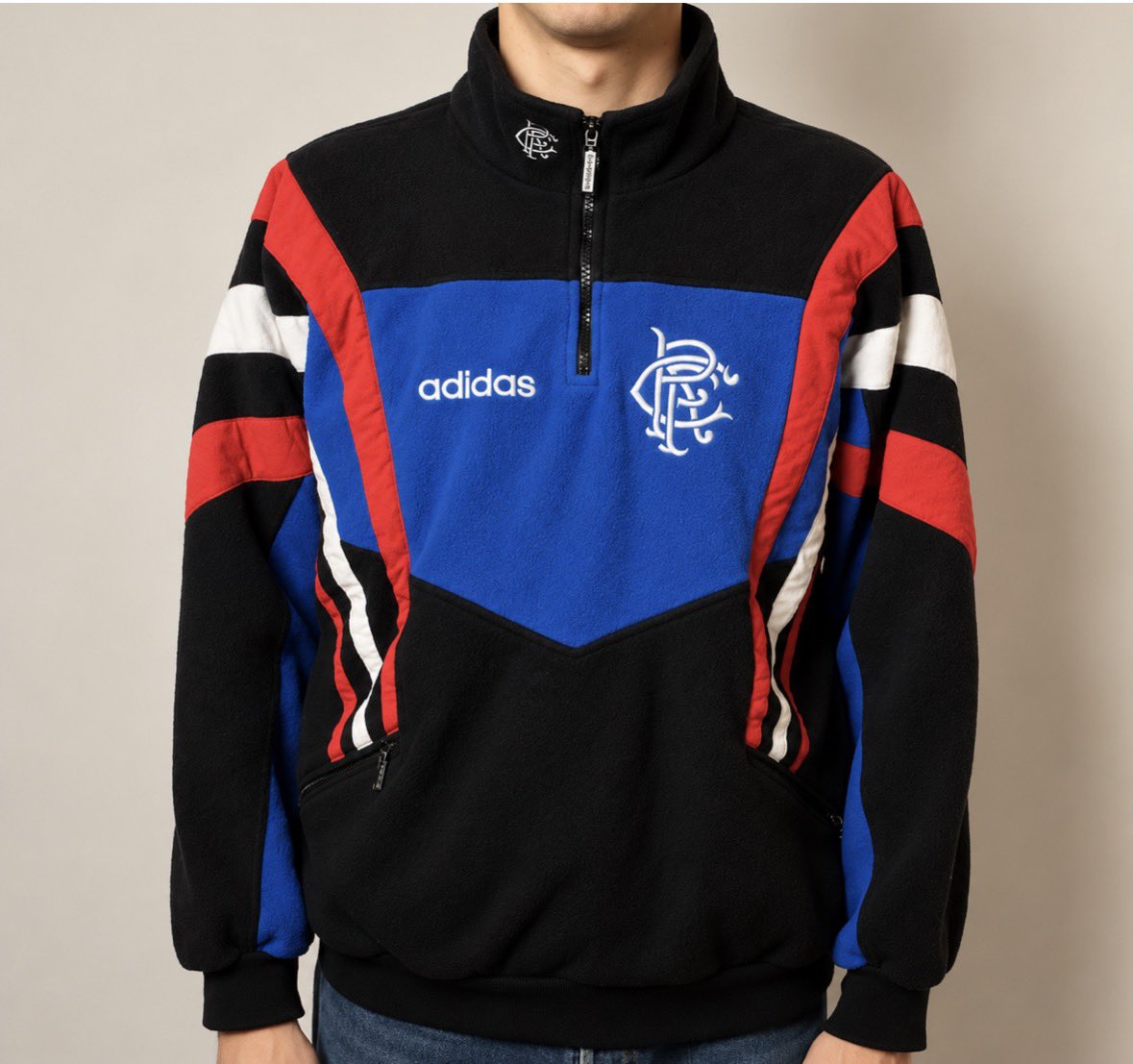 Vintage_Gers's tweet photo. 88/89 Fleece training top is on sale next week 😁

50 going on sale as always 

To win before they go live:

• Follow 💙
• Repost 🔄
• Comment size below ⬇️ 

This is a very rare item of our history 💙💙

#Vintagegers https://t.co/UuNnFXeWHH
