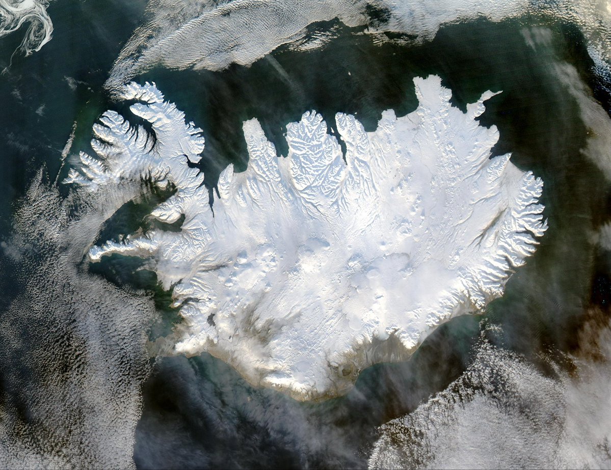 samguycool's tweet photo. Iceland has such cool geography https://t.co/mVXHpKFukm
