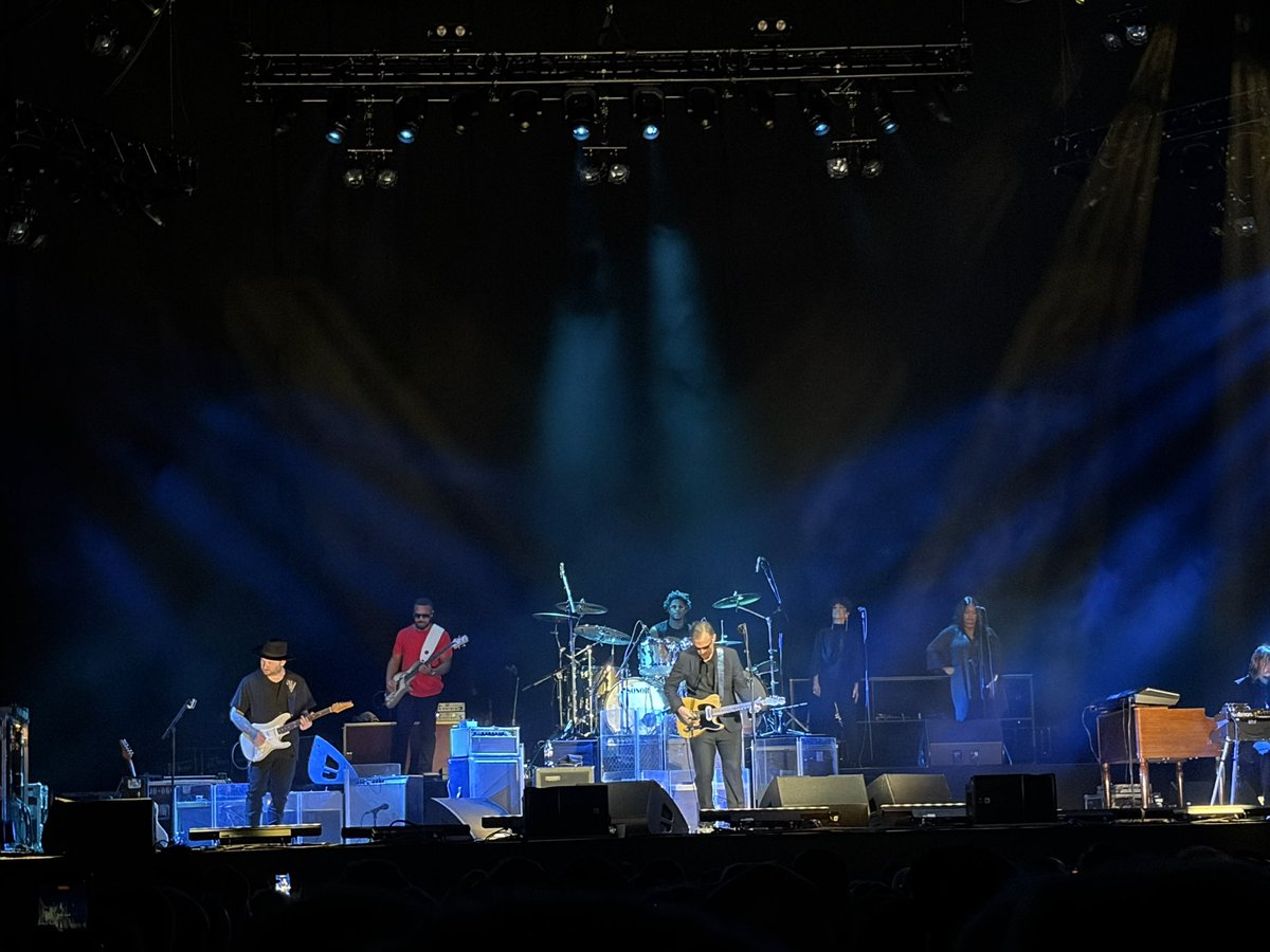 MPalkoaho's tweet photo. @JBONAMASSA Great show, thanks for coming to Helsinki again🙏🏻 I saw the first show at Savoy Theatre also in 2009 https://t.co/mOIskqVZ9G